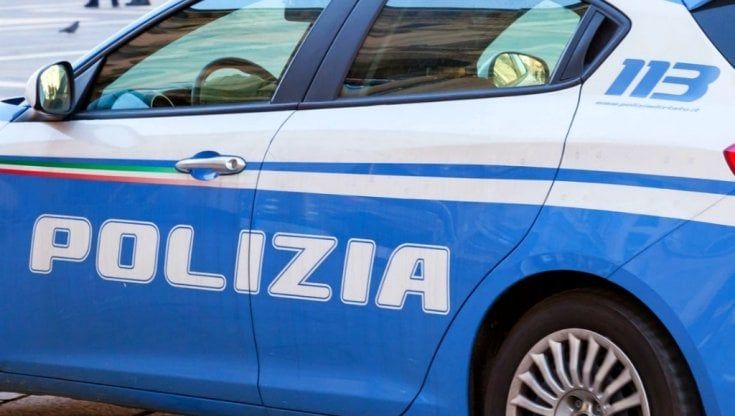 Firenze, finge un malore, due 90enni la soccorrono e lei li deruba dei gioielli