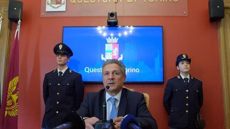 Via i questori criticati per i blitz dei centri sociali