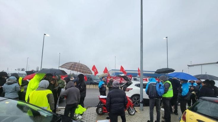 Amazon, i corrieri sospesi: “Viviamo in uno stato d’ansia. Abbiamo sempre lavorato con dedizione”