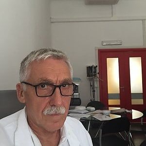 Pranzo a scuola, il medico sta con i genitori: "No al panino, ma meglio il cibo preparato a casa che la mensa"