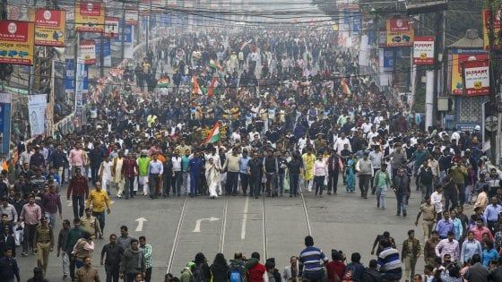 India: dopo l'esclusione, la beffa. Musulmani costretti a pagare una multa salata