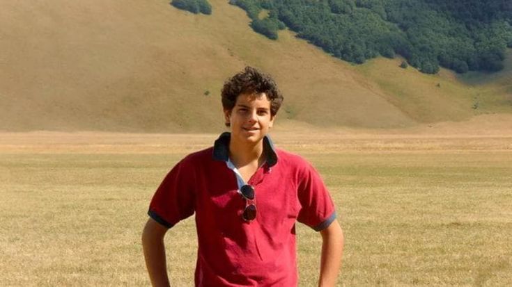 Carlo Acutis il giovane santo, la madre: “Un ragazzo normale e aperto. E a calcio era una schiappa”