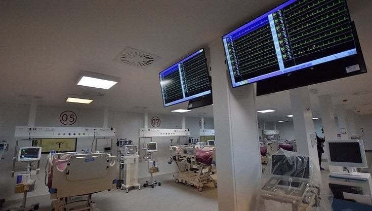 Covid, a Bari stop ai ricoveri nell'ospedale in Fiera. Ma al Policlinico il reparto Infettivi è pieno