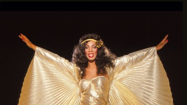Donna Summer, la regina della disco che portò in pista la libertà di genere