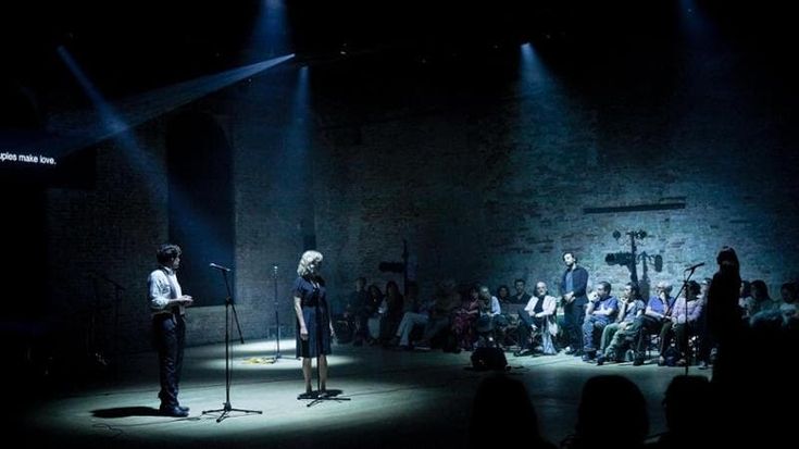 Biennale teatro, in scena sguardi grotteschi e piccole catastrofi della vita quotidiana