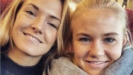 Magdalena Eriksson e Pernille Harder, fidanzate e avversarie: è loro il bacio più bello del Mondiale femminile