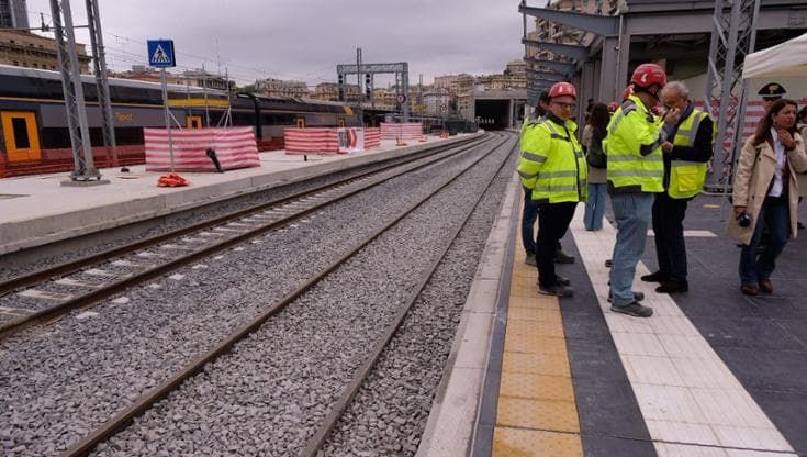 Salta il sopralluogo al cantiere del sestuplicamento ferroviario, guasto alla navetta con i manager