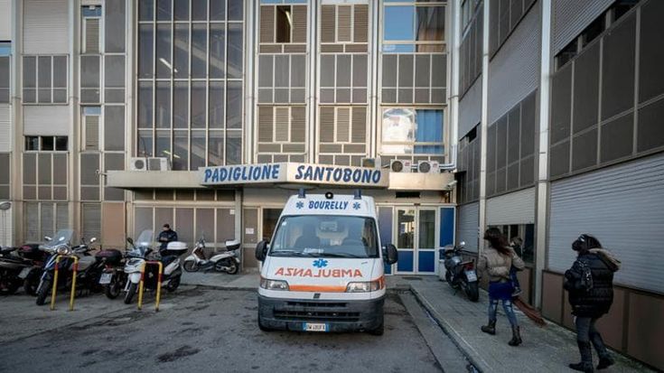 Bimbo precipitato dal secondo piano si risveglia dal coma: la gioia in ospedale