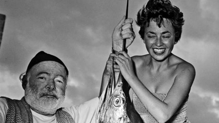 Inge, il pigiama di Fidel e il suo sguardo libero nella Milano dei salotti