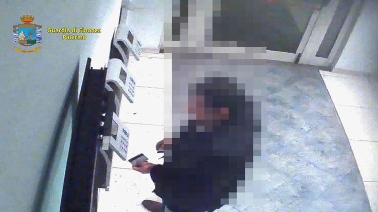Assenteismo alla Regione Sicilia, la moglie gelosa fa incastrare gli impiegati infedeli