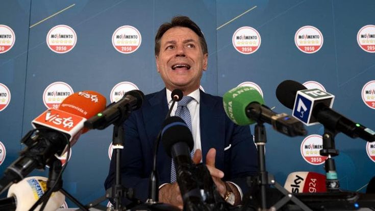 M5S, processo a Conte, Grillo vuole una donna. Ora nel mirino c’è il limite dei due mandati. L'ex premier sente Schlein
