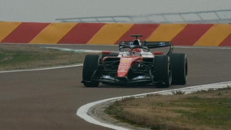 F1: i primi giri a Fiorano della nuova Ferrari "vintage" in cerca di riscossa