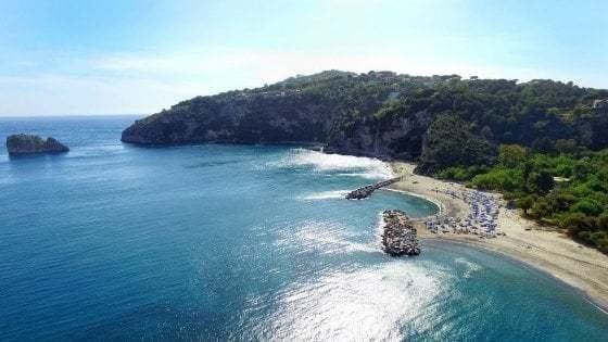  Spiagge libere: applicazioni e steward in Cilento e ad Amalfi 