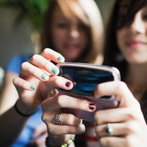 Soldi ai partiti con un sms, ecco i numeri