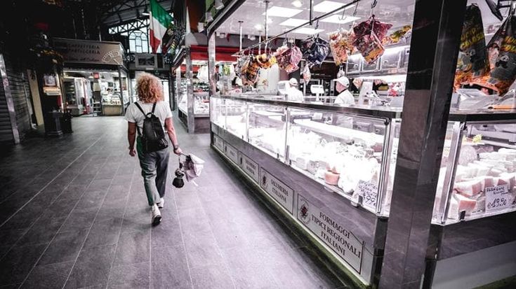 Pavimentazione nuova di zecca, il Mercato dell’Orologio si rinnova