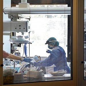Emilia-Romagna, 96 nuovi casi di Covid. Un morto