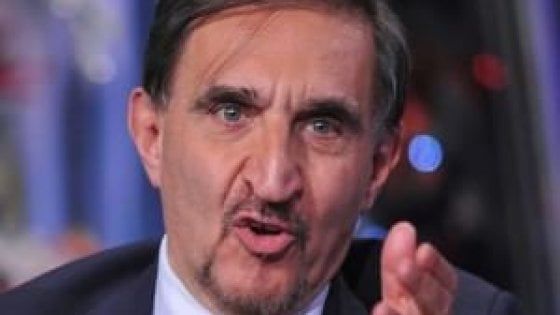 Coronavirus, il tweet di La Russa (poi rimosso): "Per evitare contagi usate il saluto romano"