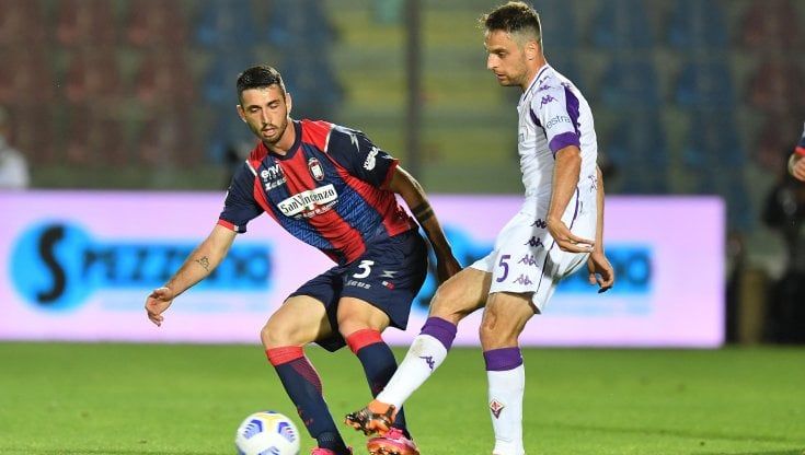 Crotone-Fiorentina 0-0: i calabresi sbattono su Terracciano, ma evitano l'ultimo posto