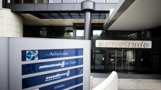 Autostrade, Atlantia vola in Borsa dopo proposta Cdp. Rimane il nodo delle "garanzie" legali sul ponte Morandi