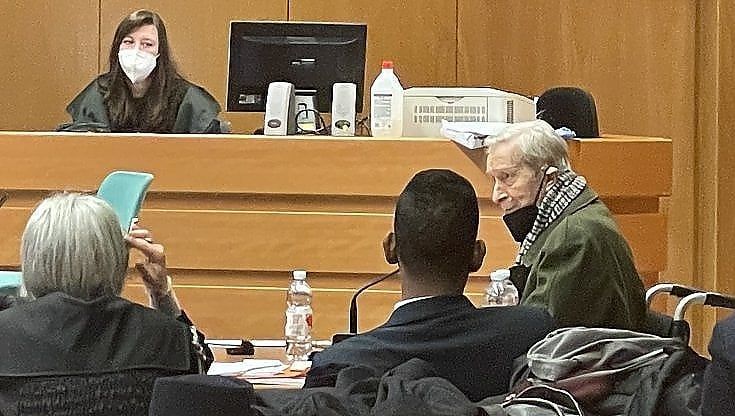 Gianni Vattimo testimone in aula: "Io vittima di circonvenzione? No, ho fatto una bella vita e aiutato gli altri"