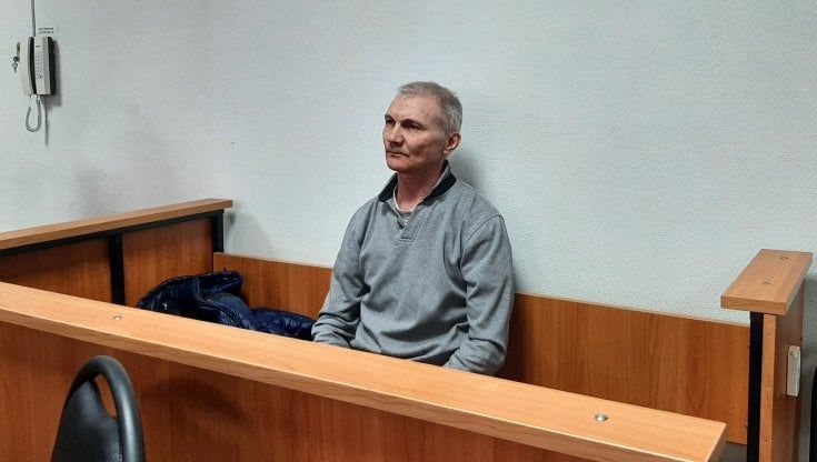 Arrestato a Minsk il papà della bambina che aveva fatto un disegno per la pace. Incastrato da un cellulare