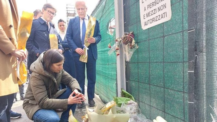 Firenze, Schlein al cantiere Esselunga: “Non si può morire di lavoro”. Poi sul salario minimo: “E’ una questione di civiltà, sotto i 9 euro è sfruttamento”