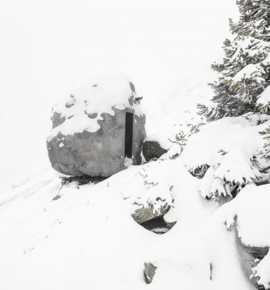 Il rifugio &egrave; un masso: sulle Alpi la baita si mimetizza
