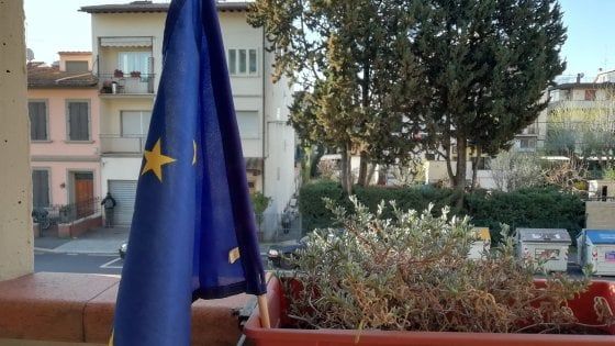 La bandiera dell'Europa sui balconi: Firenze accoglie l'invito di Romano Prodi