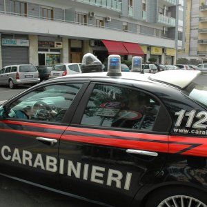 Milano, 60enne aggredito e rapinato da giovane prostituta dopo una notte per locali