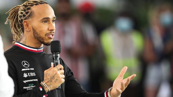 Lewis Hamilton includerà nel cognome quello della madre Carmen Larbalestier