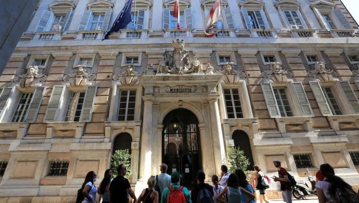 Genova, l'ex comandante dei vigili diventa dirigente in Comune delle politiche scolastiche