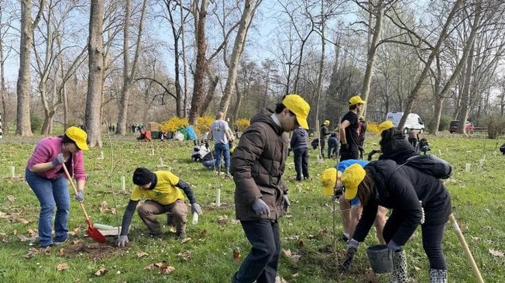 Al Parco Lambro il “Bosco di Luca”: piantati 500 alberi in memoria del giovane travolto da un tram
