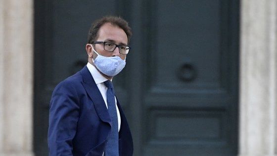 Csm, la riforma Bonafede approda a palazzo Chigi. Le toghe saranno meno libere di autogovernarsi 
