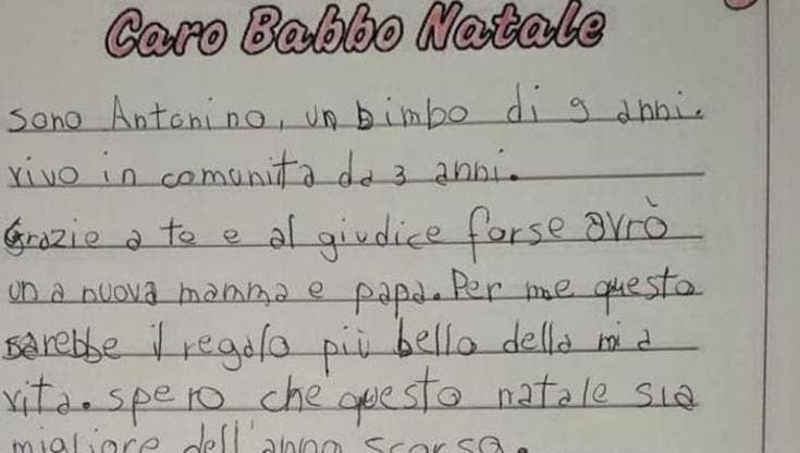 “Caro Babbo Natale, vorrei avere un papà e una mamma”. Le letterine dei bimbi in cerca di serenità