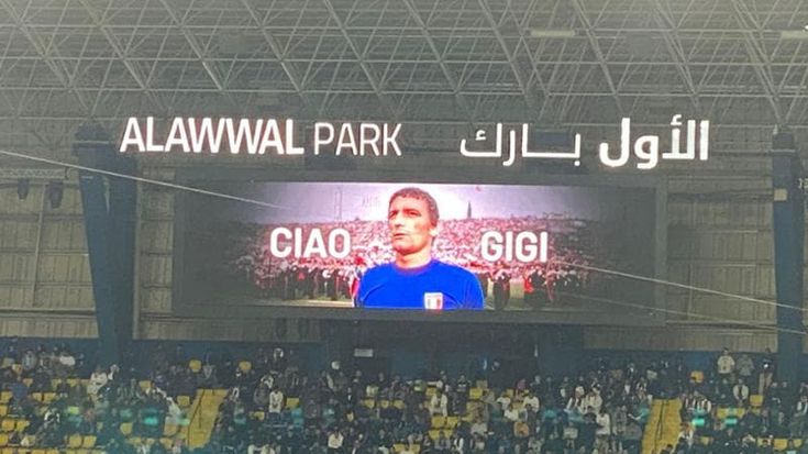 Supercoppa, fischi durante il minuto di silenzio per Gigi Riva: perché il pubblico di Riad si è comportato così