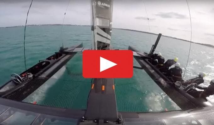 VIDEO: SoftBank vira volando...