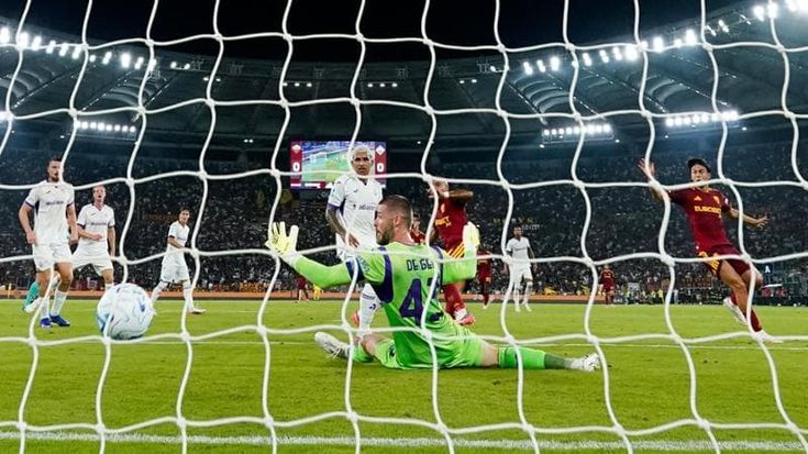 Dybala lo ispira e Malen fa tripletta: Roma travolgente, 4-0 alla Fiorentina
