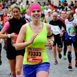 Maratona di Roma, 16 mila ai nastri di partenza: oltre novemila gli italiani 