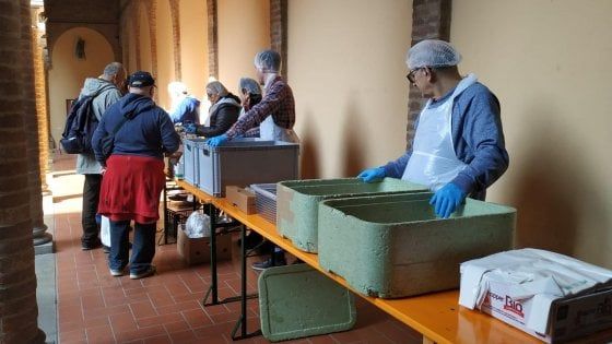 "Richieste di aiuto in aumento", ma l'emergenza Covid-19 non ferma le mense francescane 