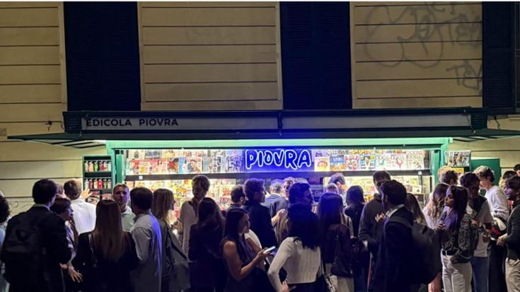 Piovra, la nuova edicola di corso Trieste tra giornali e aperitivi