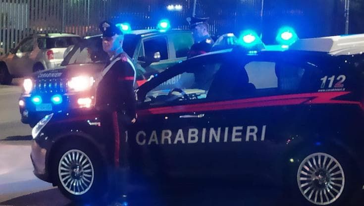 Napoli, stalker camorrista costringe un uomo a lasciare l'Italia dopo relazione con donna del clan