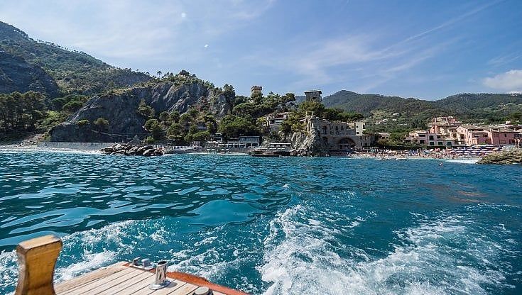 Cinque Terre, con Airbnb in vacanza nei luoghi del film "Luca"