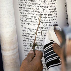 Adin Steinsaltz: "Se il Talmud non risponde hai sbagliato la domanda"