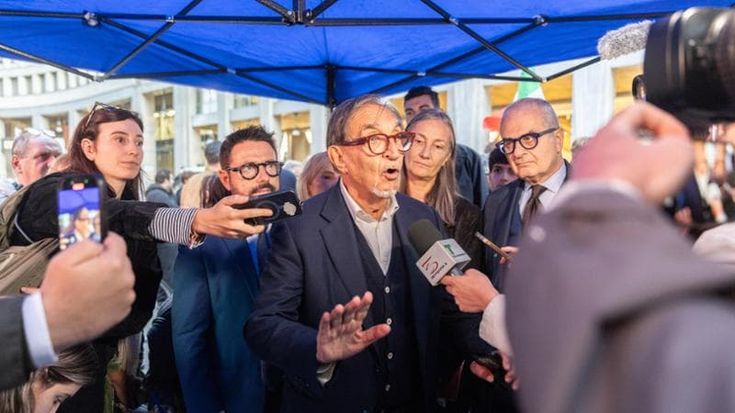 La Russa insulta Letizia Moratti in piazza a Milano. Forza Italia: “Inaccettabile”. Poi le scuse