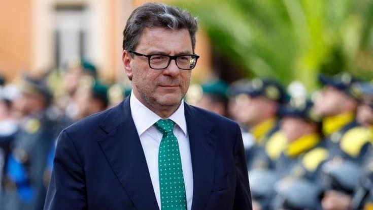 Giorgetti sfida la finanza, “la tassa sugli extraprofitti è giusta, andiamo avanti”