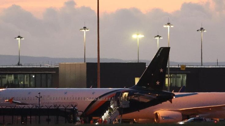 Regno Unito, attacco hacker in tre aeroporti: chiesto un riscatto per i dati rubati