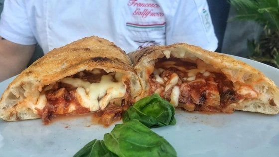 Napoli, la pizza e le "grotte": i divertenti azzardi di Franco Gallifuoco 