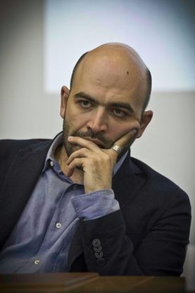 Saviano, lo scrittore si racconta <br />nei suoi "teoremi svelati"