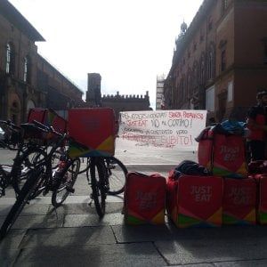 Quaranta rider licenziati, permessi di soggiorno a rischio. Interviene Landini
