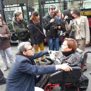 Comunali Roma, Giachetti e Argentin restano a piedi. Il bus non ha la pedana